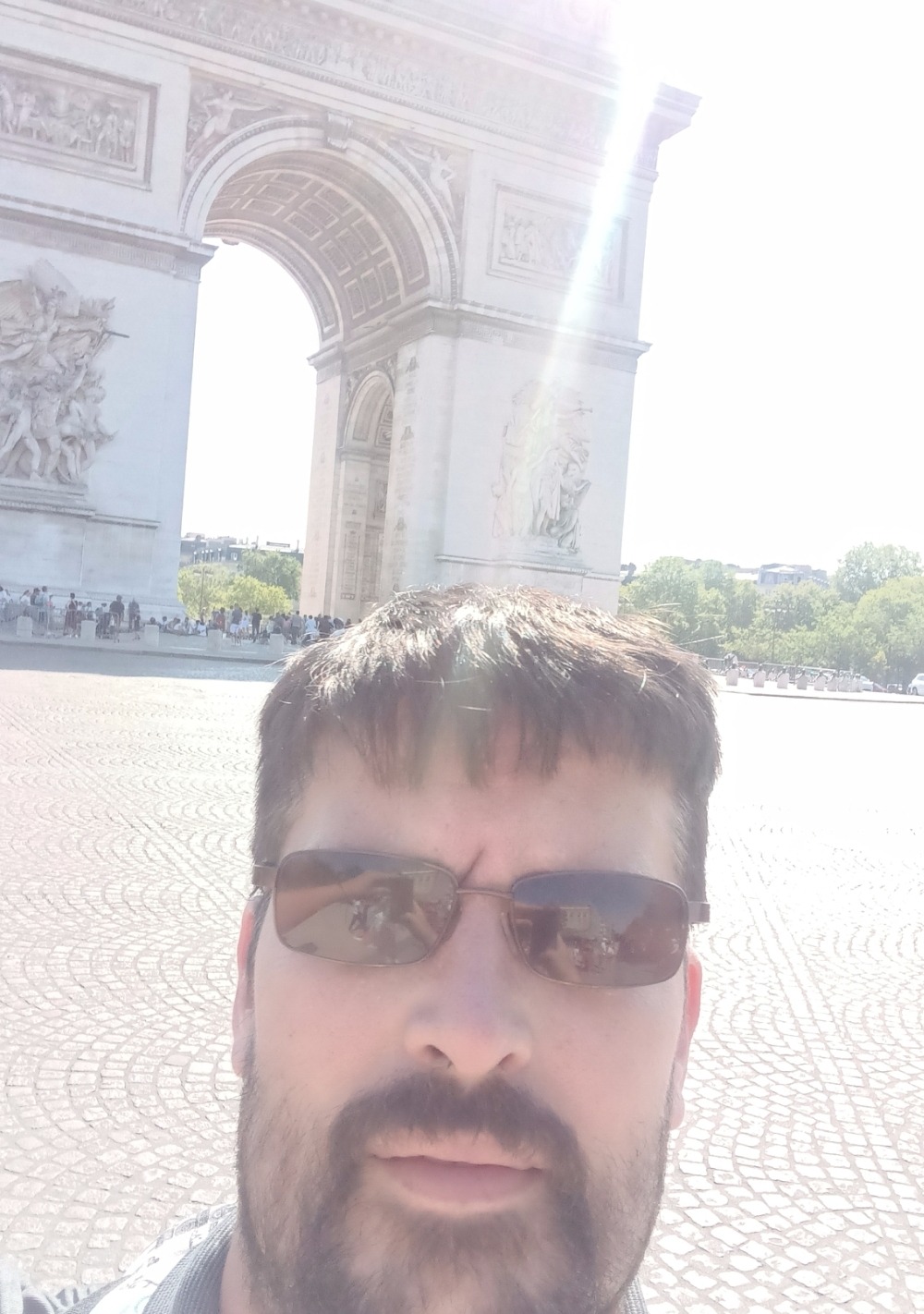 Profil de Larbi, 40 ans, Drague gay à Deitingen