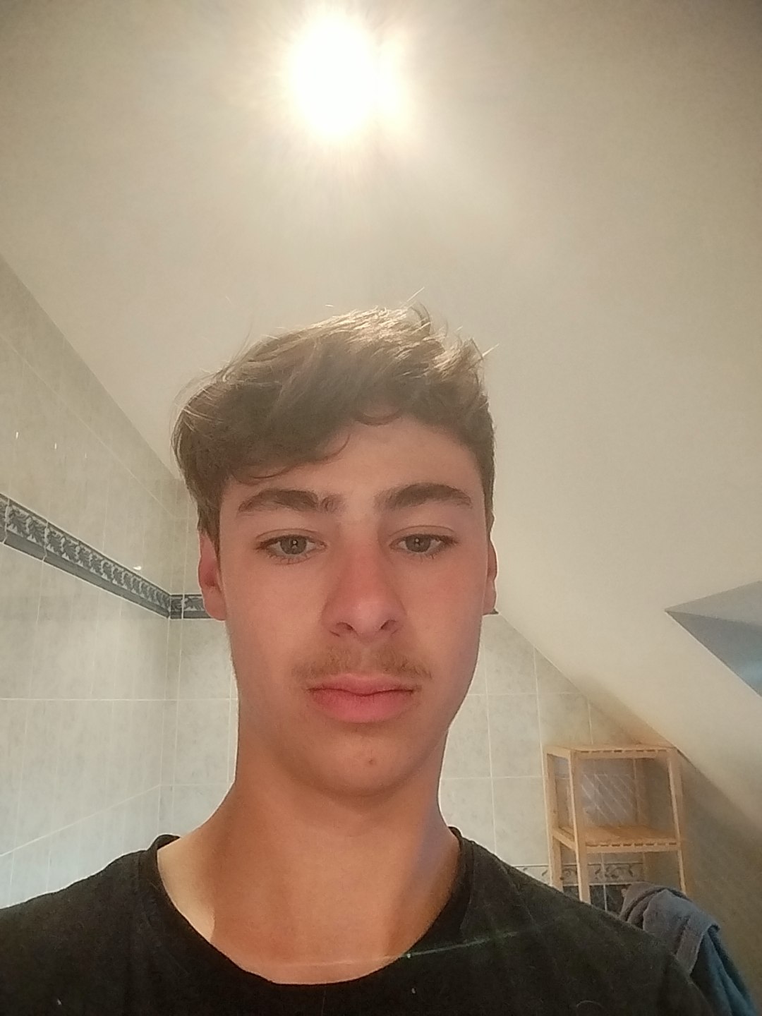 Profil de Eliav, 21 ans, Drague gay à Krattigen