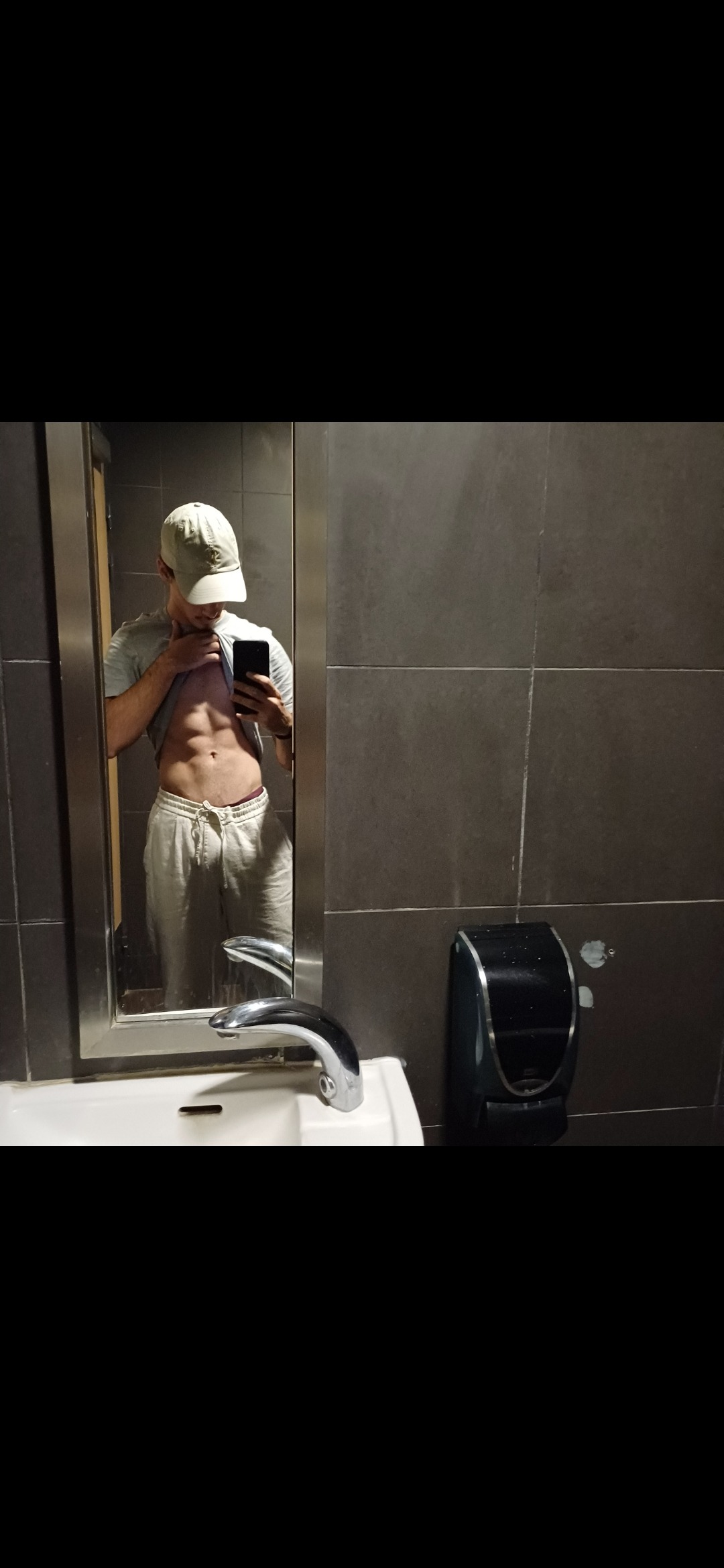 Profil de Gabriele, 21 ans, Drague gay à Zermatt