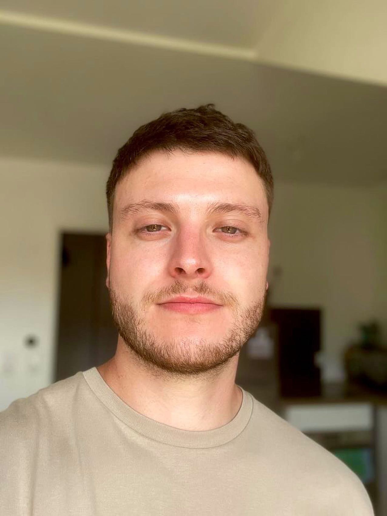 Profil de Hugh, 24 ans, Drague gay à Zermatt