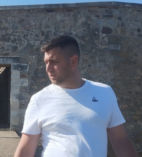 Profil de Athos, 33 ans, Drague gay à Indemini