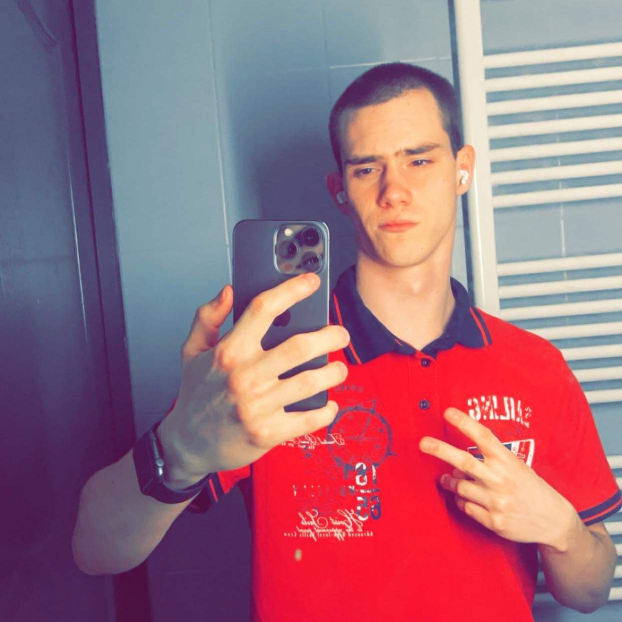Profil de Ehouarn, 18 ans, Drague gay à Bogno
