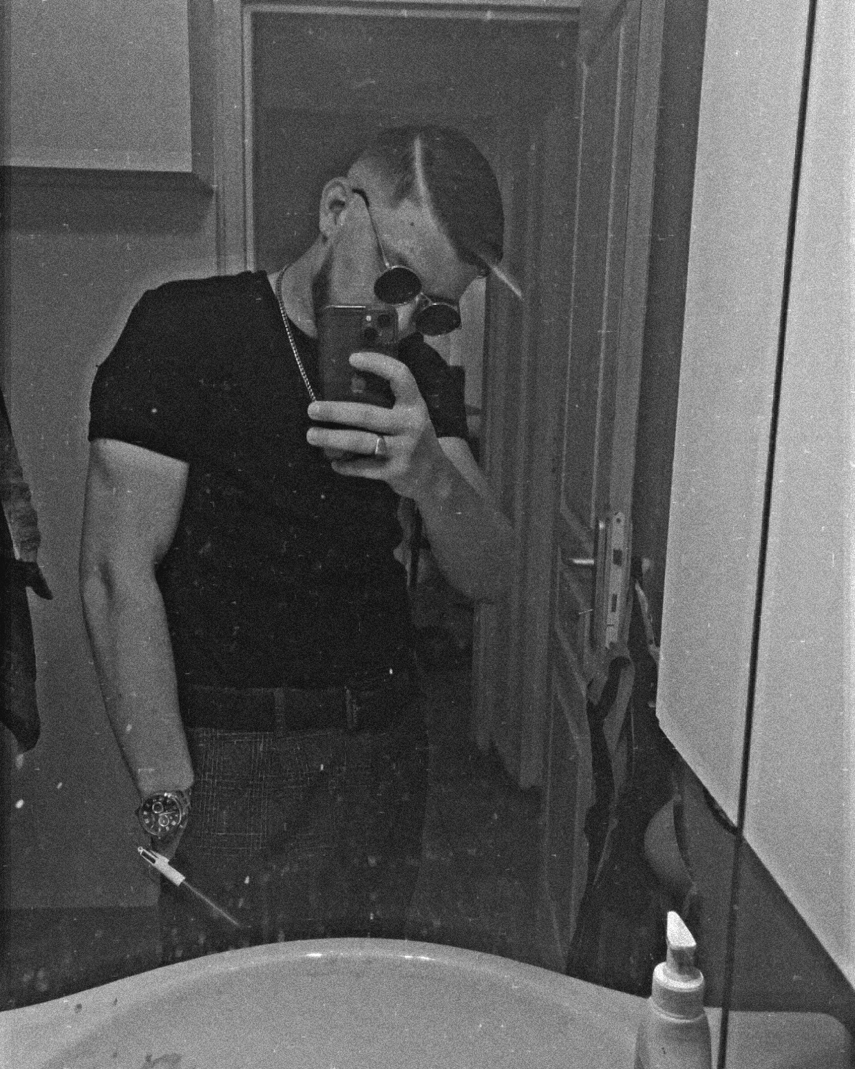 Profil de Lindo, 24 ans, Drague gay à Zimmerwald