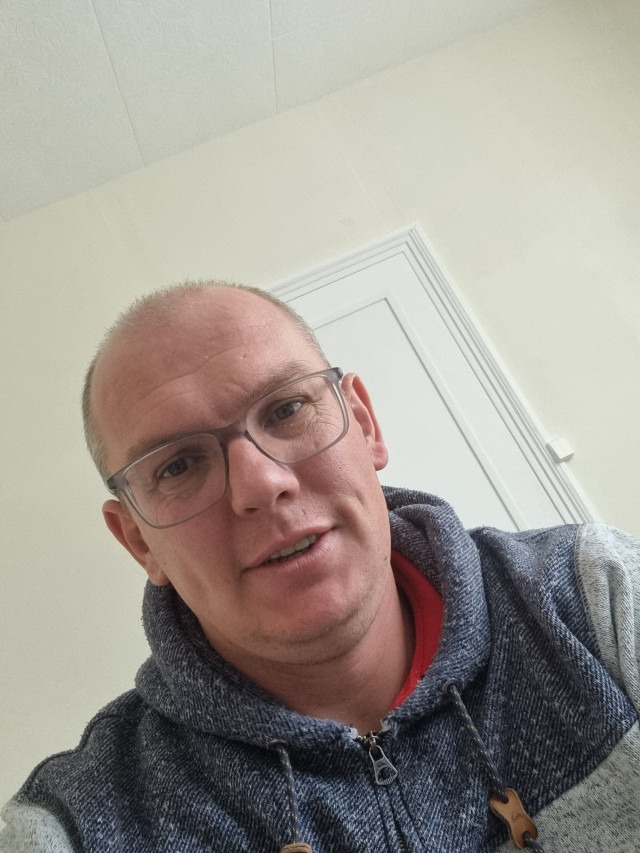 Profil de Liesse, 42 ans, Drague gay à Nidfurn