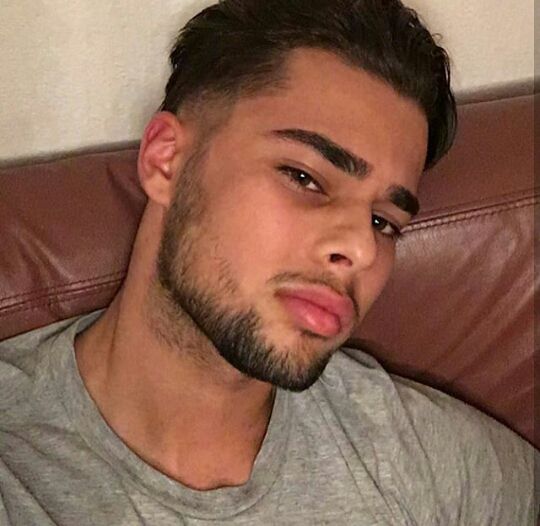 Profil de Maxence, 28 ans, Drague gay à Burtigny