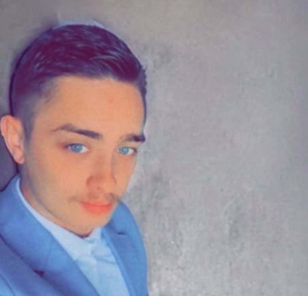 Profil de Aurelian, 25 ans, Drague gay à Emdthal