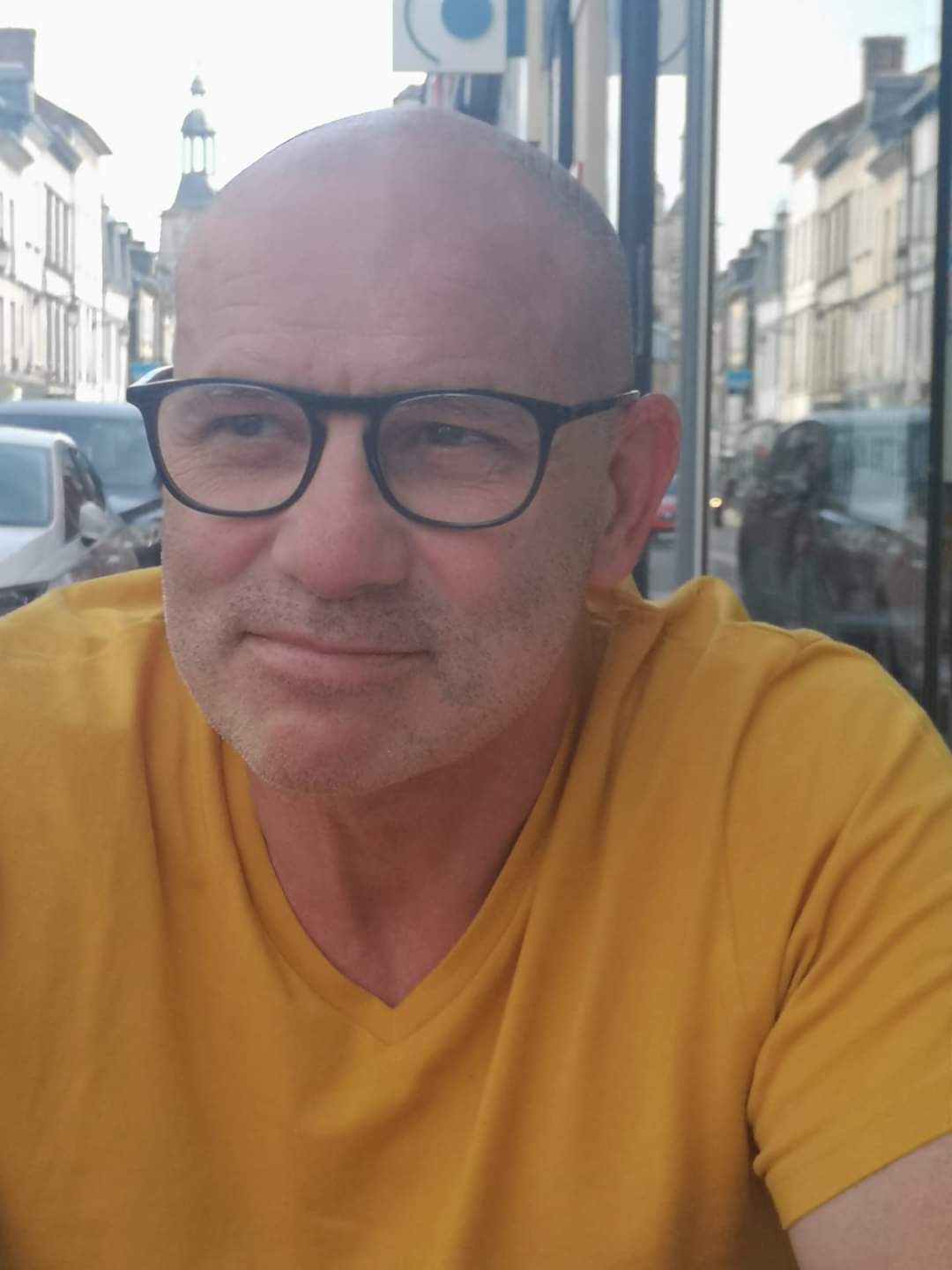 Profil de Sullyvann, 53 ans, Drague gay à Herznach
