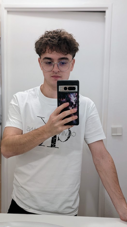 Profil de Youva, 21 ans, Drague gay à Rivaz
