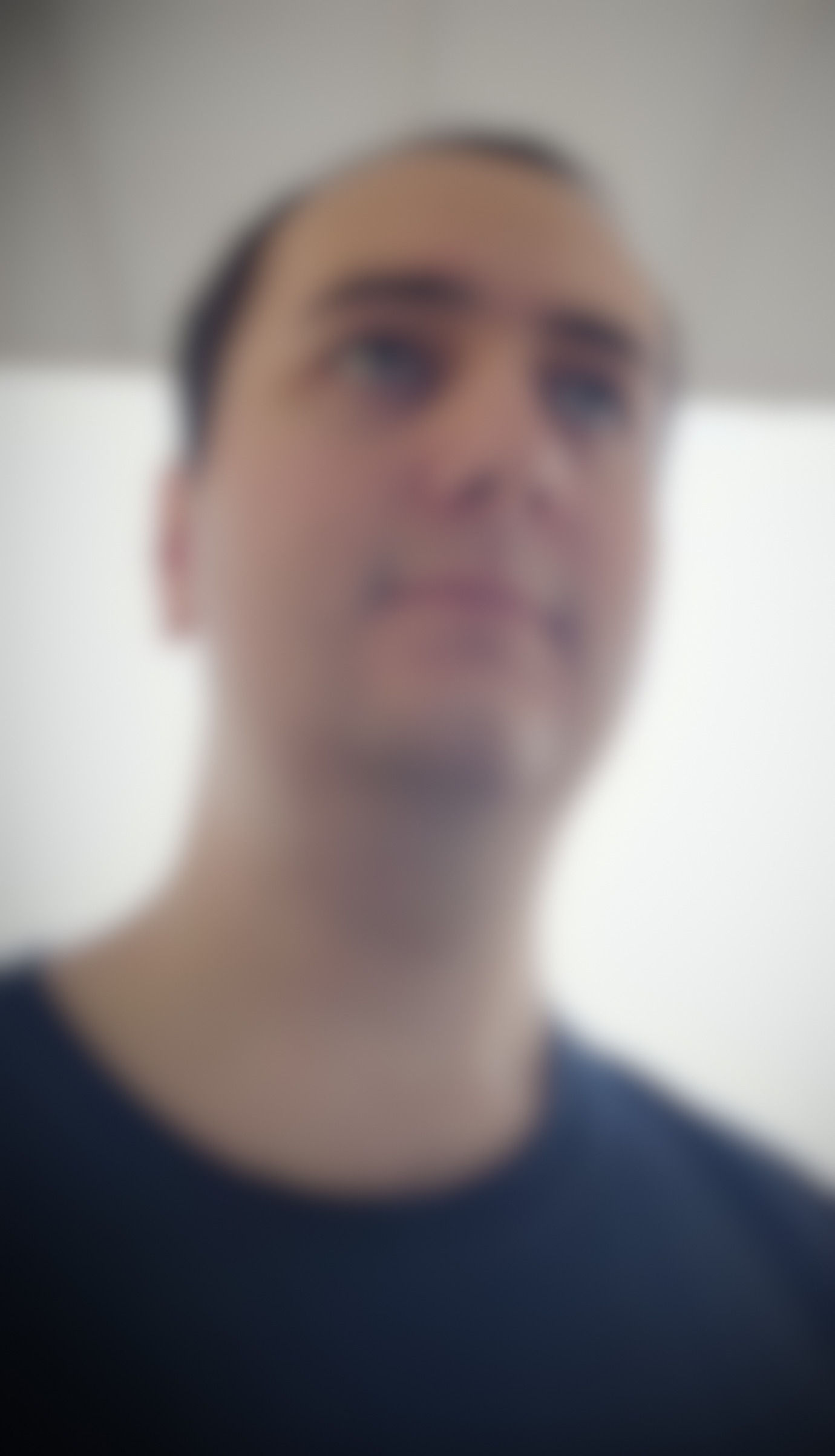 Profil de Eyden, 28 ans, Drague gay à Tschlin