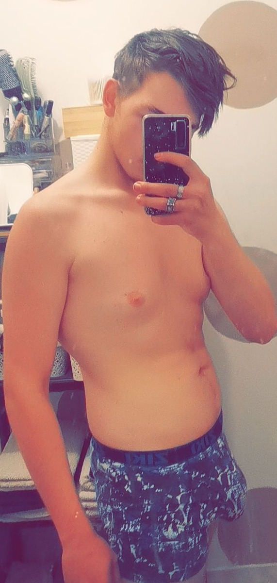 Profil de Nathan, 23 ans, Drague gay à Mirchel
