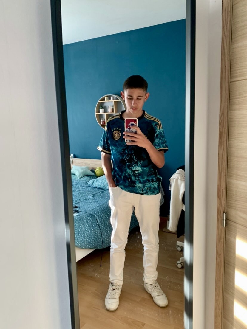 Profil de Loam, 18 ans, Drague gay à Saubraz