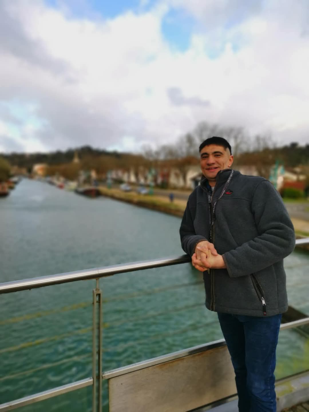 Profil de Nouredinne, 35 ans, Drague gay à Zeihen