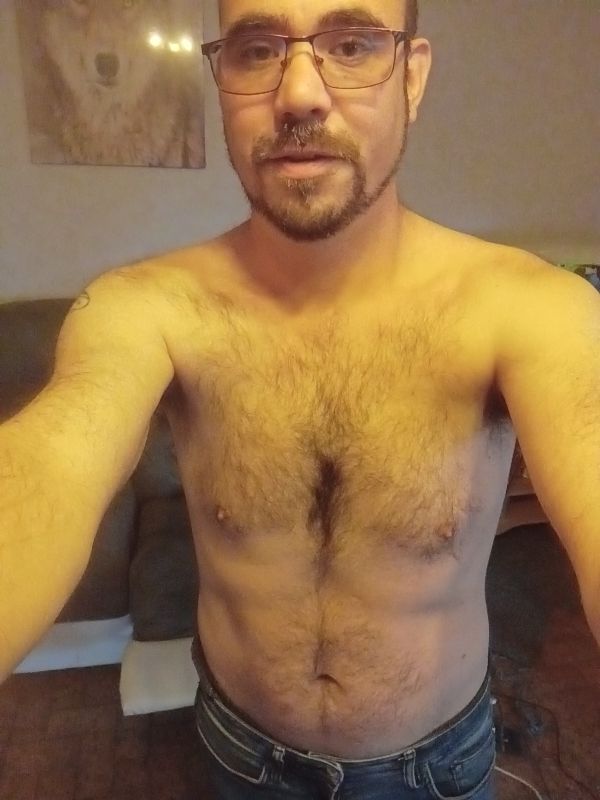 Profil de Jean-toussaint, 33 ans, Drague gay à Oey
