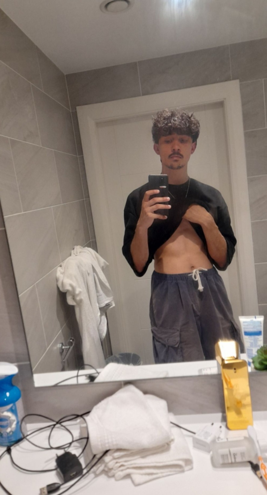 Profil de Foade, 21 ans, Drague gay à Zeihen