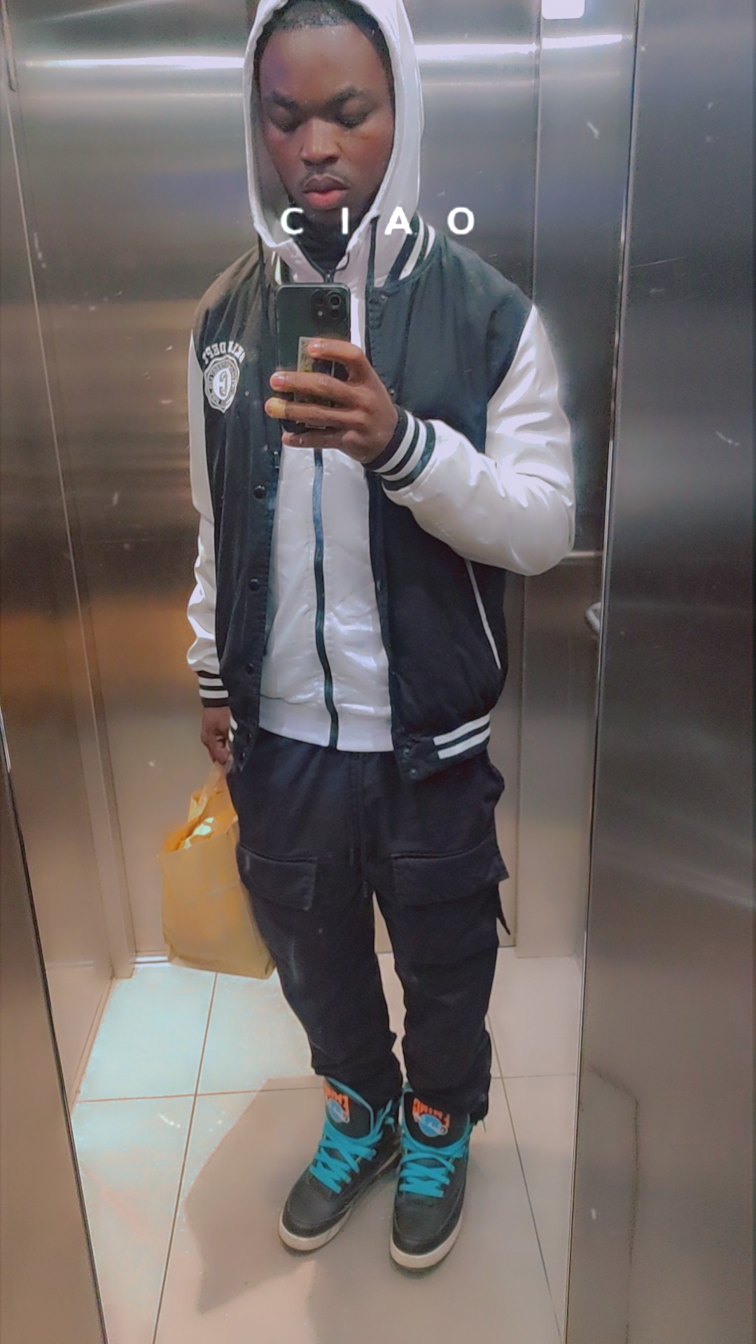 Profil de Moulay, 21 ans, Drague gay à Altbüron
