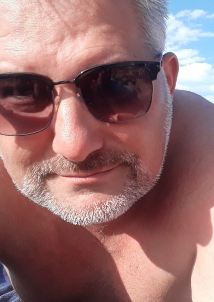 Profil de Selyane, 51 ans, Drague gay à Corseaux