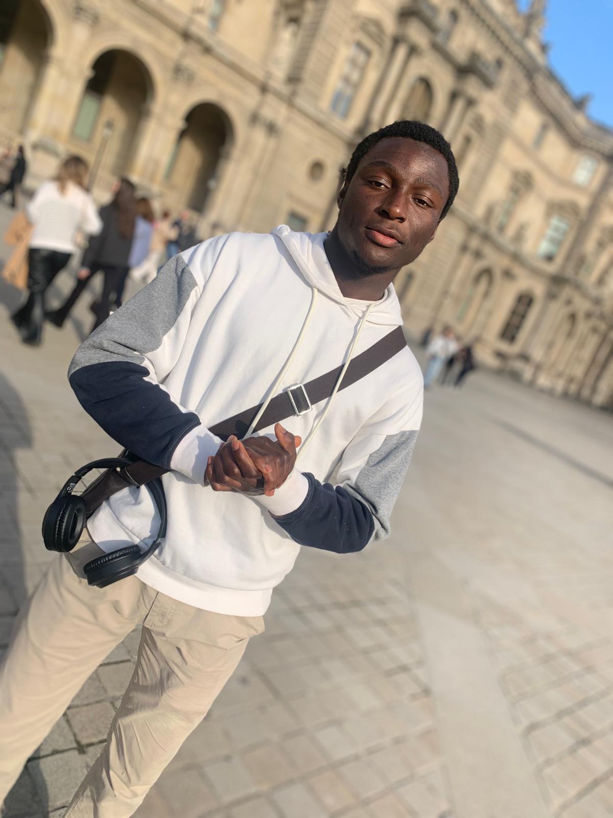 Profil de Eloim, 23 ans, Drague gay à La Cure