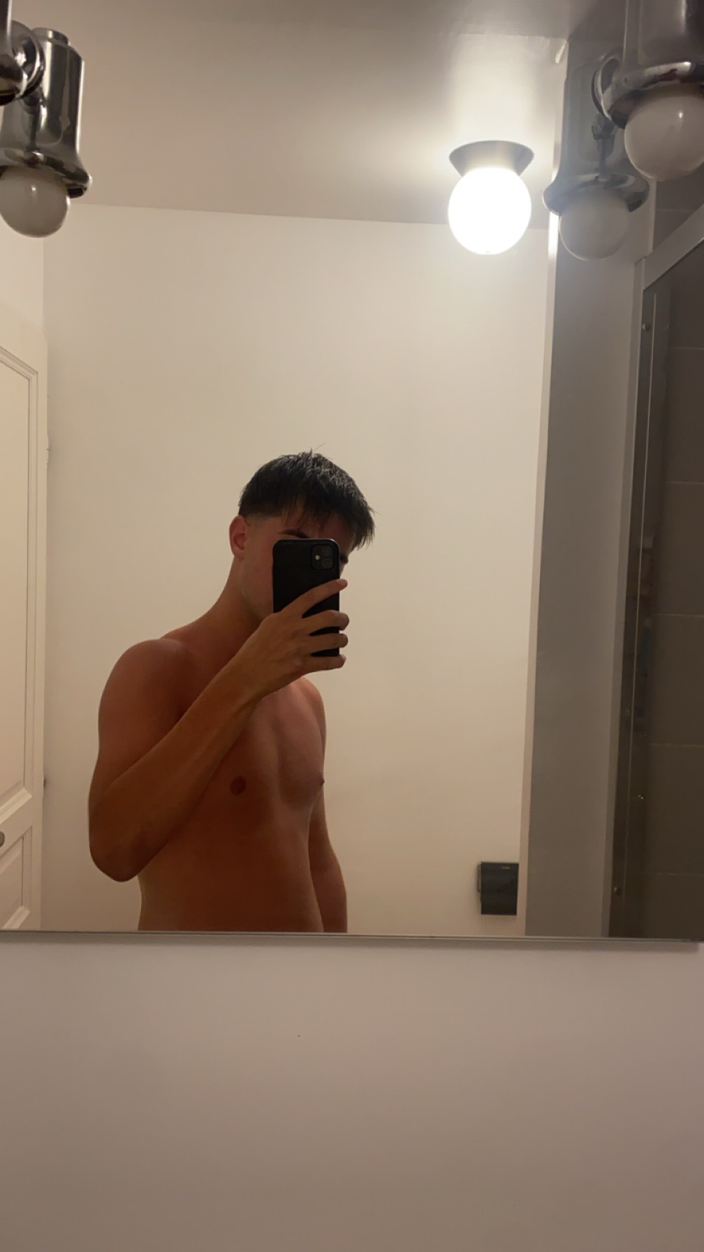 Profil de Acheraf, 19 ans, Drague gay à Vilars NE