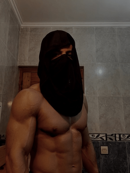 Profil de Bugra, 23 ans, Drague gay à Lully VD