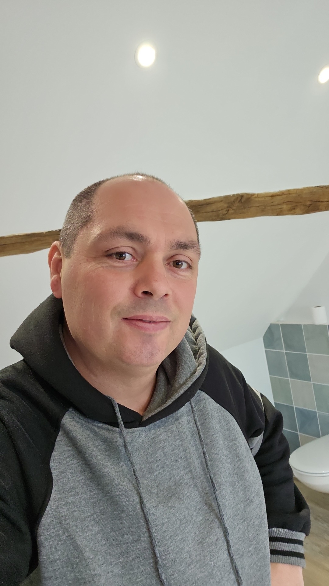 Profil de Natheo, 46 ans, Drague gay à Lobsigen