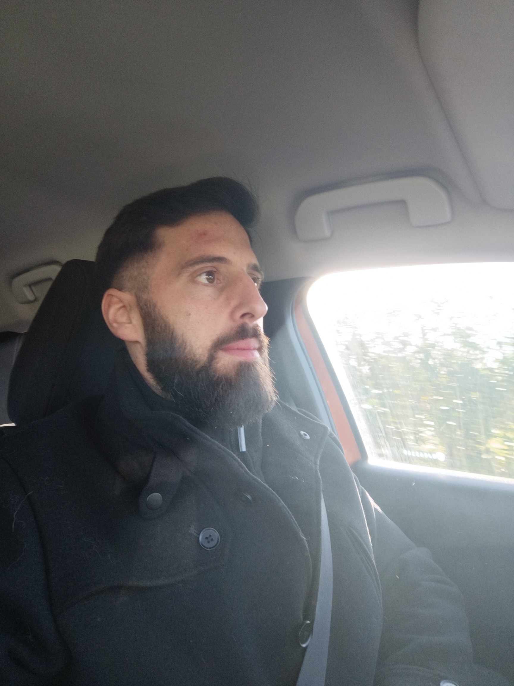 Profil de Bazil, 33 ans, Drague gay à Paradiso