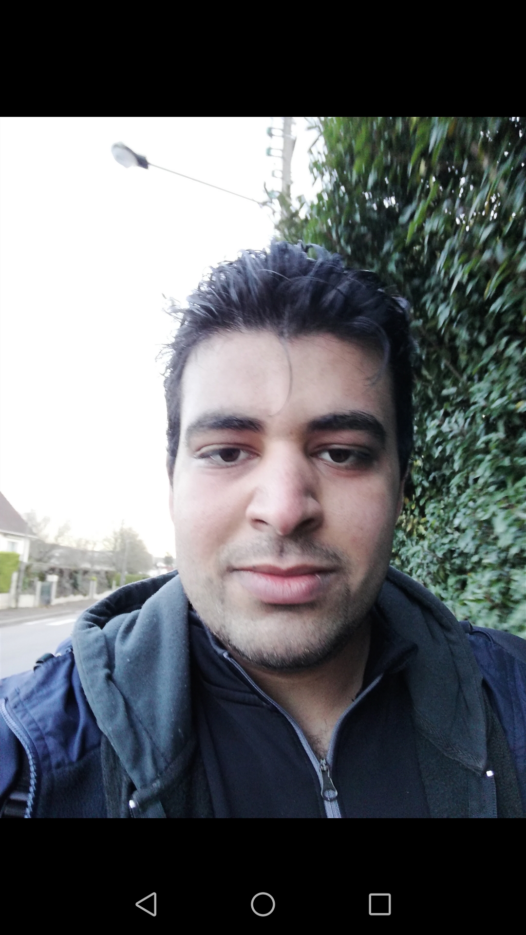 Profil de Ryless, 18 ans, Drague gay à Tschierv