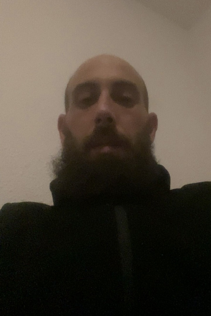 Profil de Martino, 38 ans, Drague gay à Brunegg