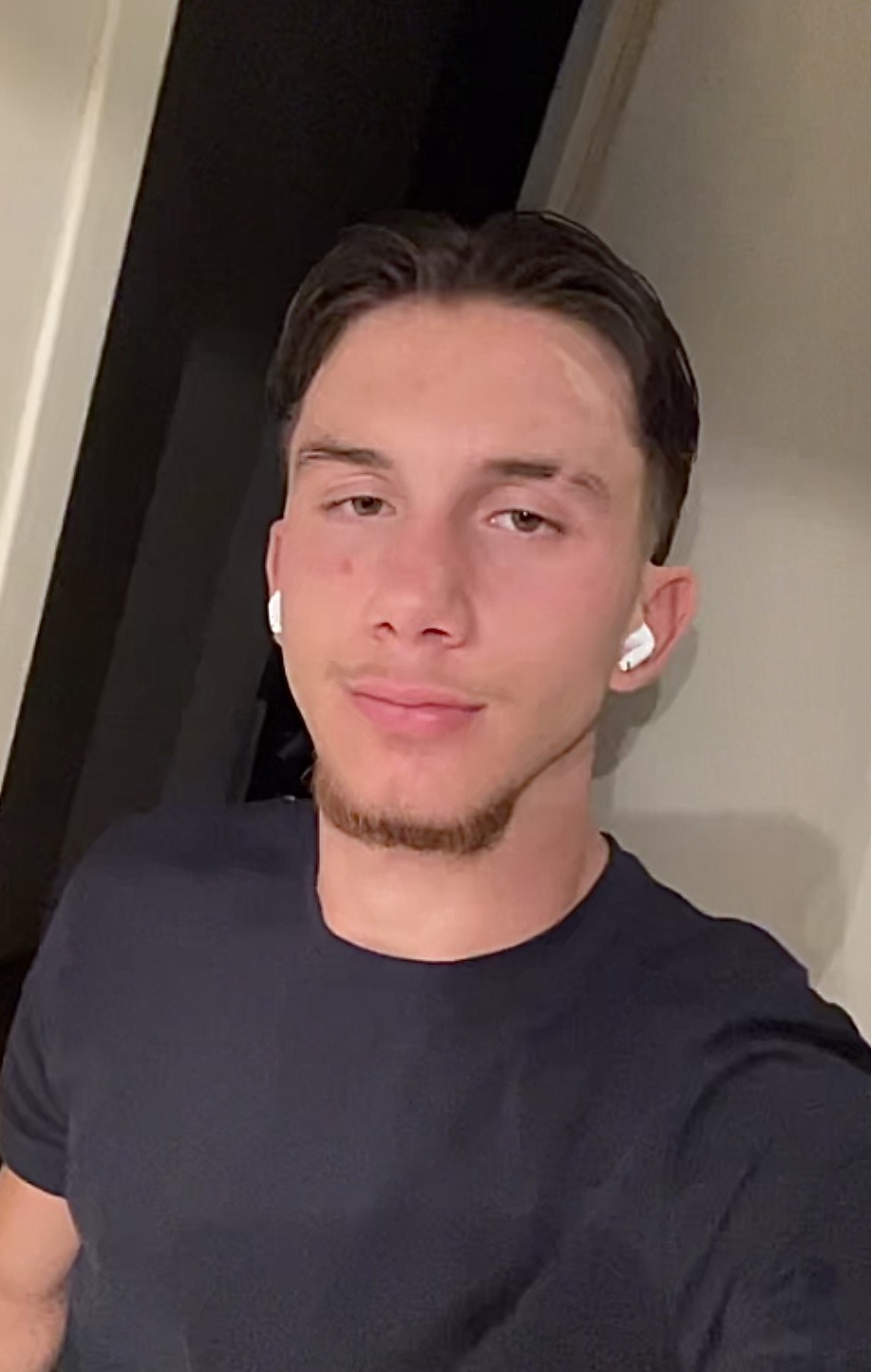 Profil de Antonino, 21 ans, Drague gay à Solduno