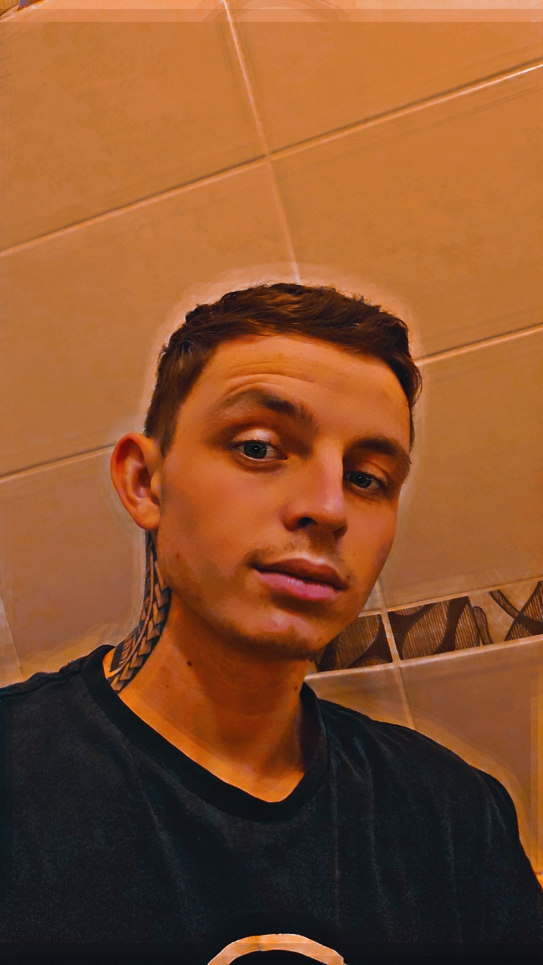 Profil de Dyan, 24 ans, Drague gay à St-Gingolph