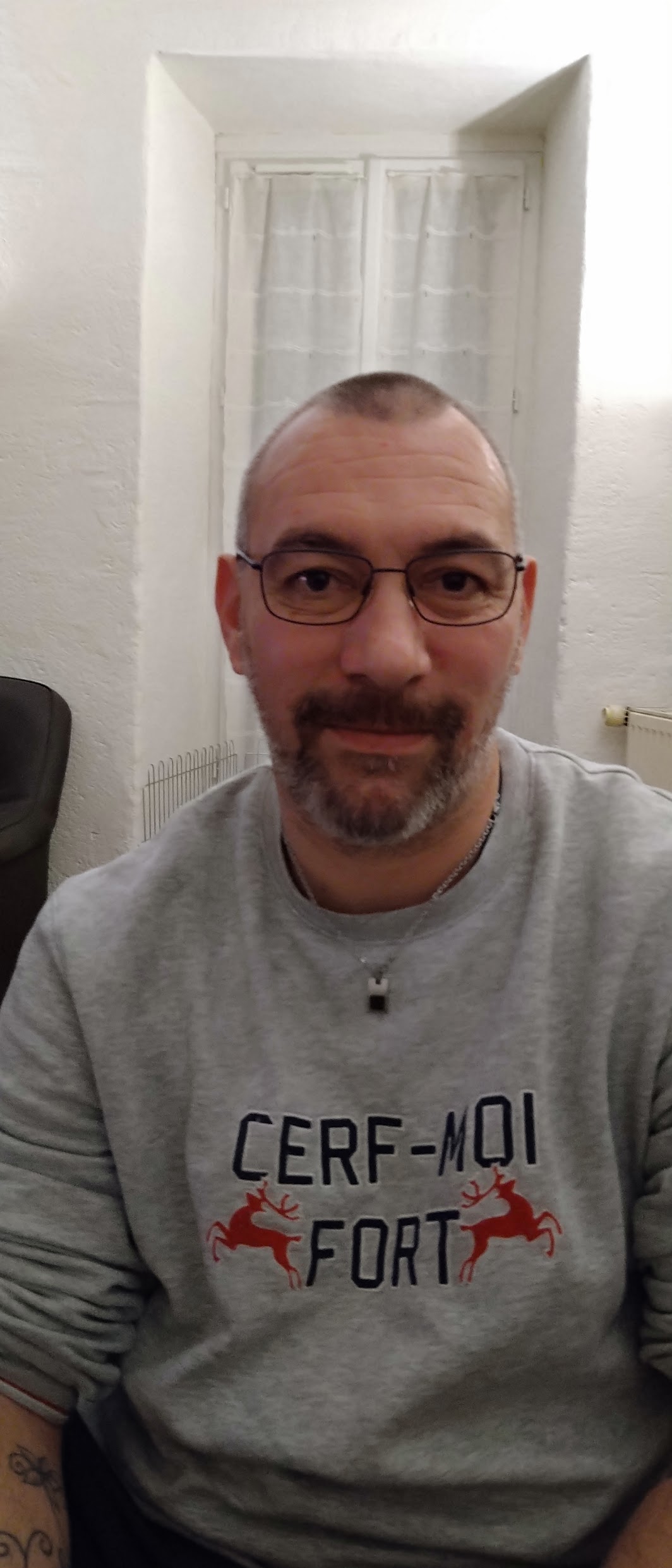 Profil de Bouziane, 40 ans, Drague gay à Aeschau