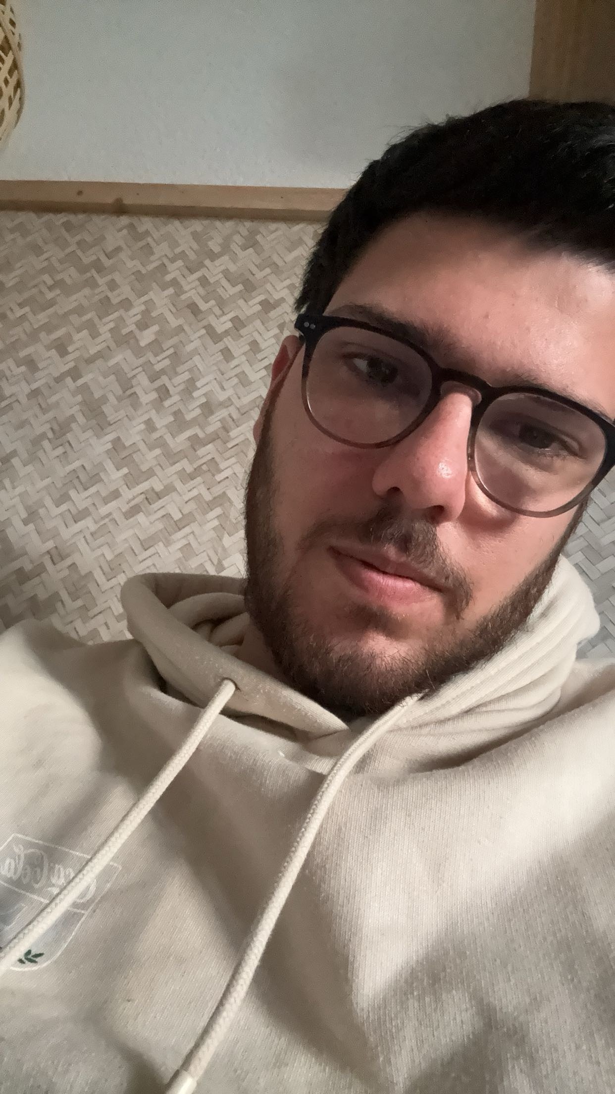 Profil de Emerys, 23 ans, Drague gay à Wäldi