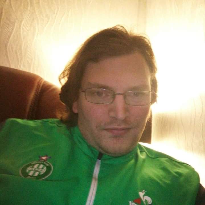 Profil de Younous, 40 ans, Drague gay à Tschlin