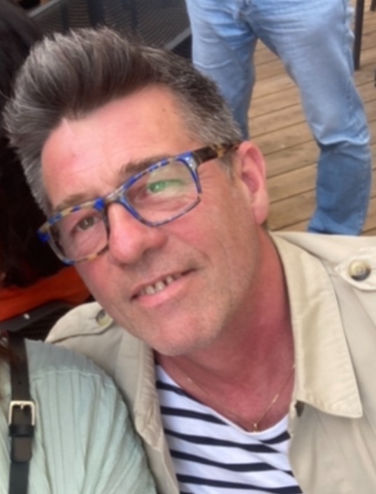 Profil de Ellioth, 54 ans, Drague gay à Isenfluh