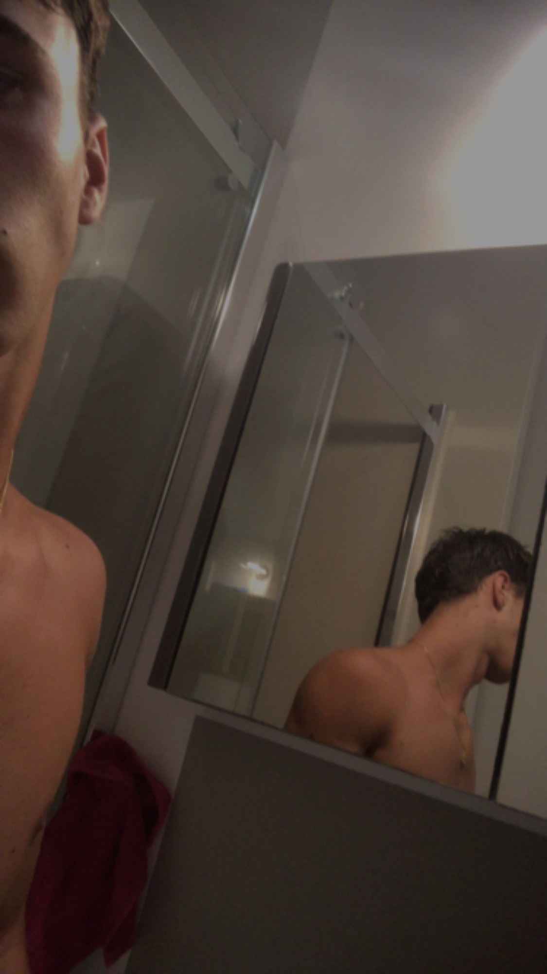 Profil de Tarek, 19 ans, Drague gay à Bruson