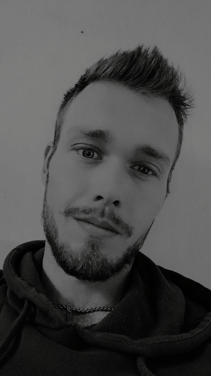 Profil de Davide, 30 ans, Drague gay à Gstaad