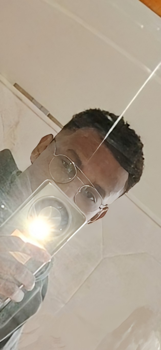 Profil de Hayoub, 24 ans, Drague gay à Burtigny