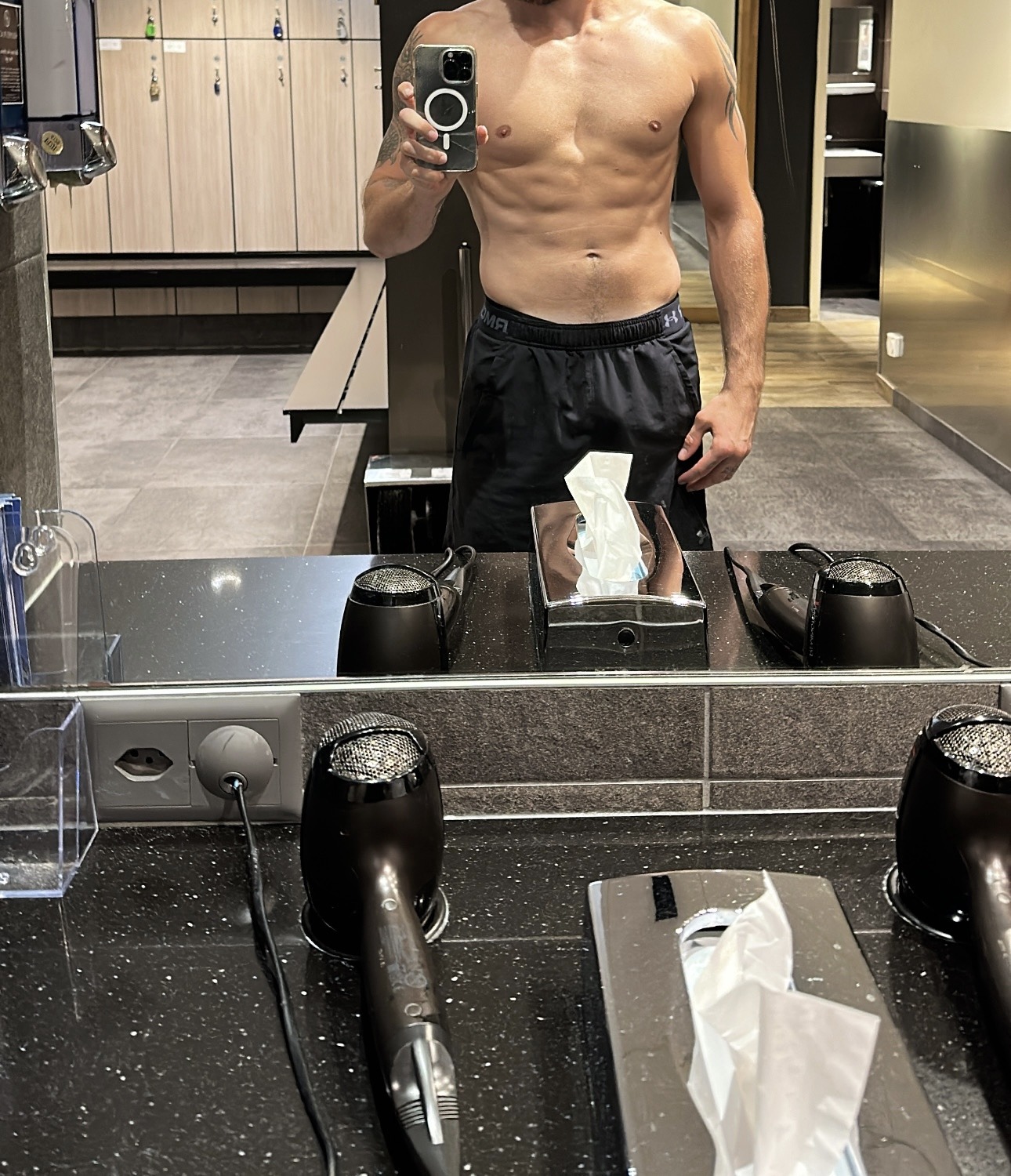 Profil de Kahan, 27 ans, Drague gay à Oberkirch LU