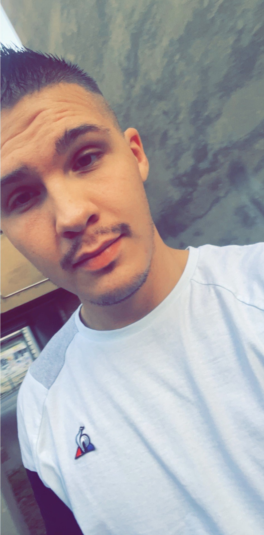 Profil de Djem, 25 ans, Drague gay à Champéry