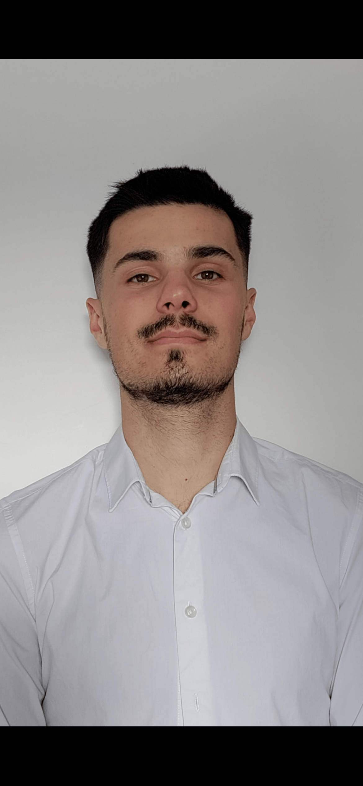 Profil de Nessim, 21 ans, Drague gay à Koppigen