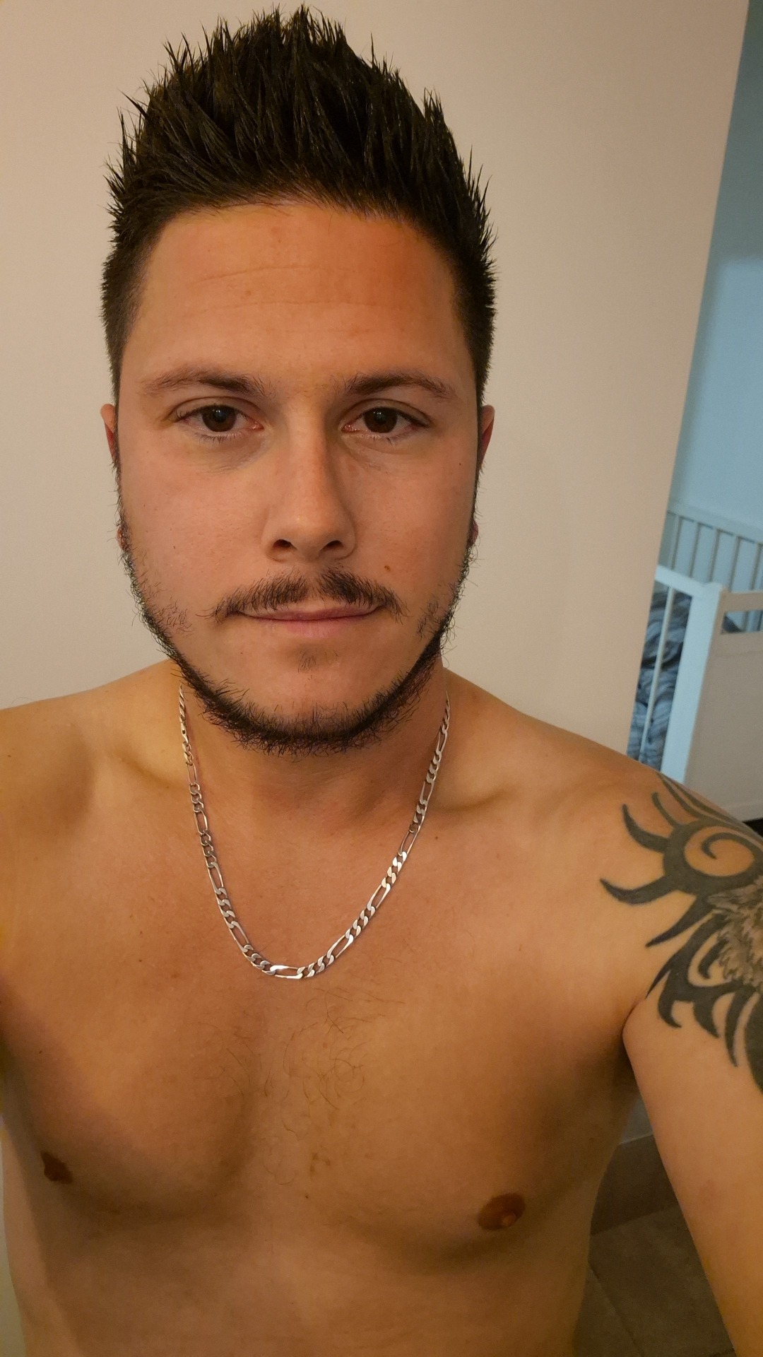 Profil de Israel, 37 ans, Drague gay à Oberfrittenbach