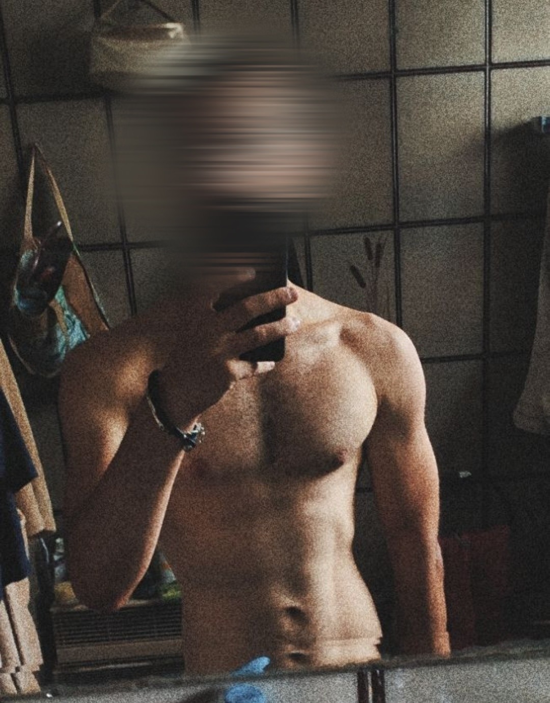 Profil de Slavko, 25 ans, Drague gay à Castasegna